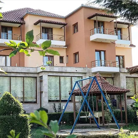 Paradise Hotel *
